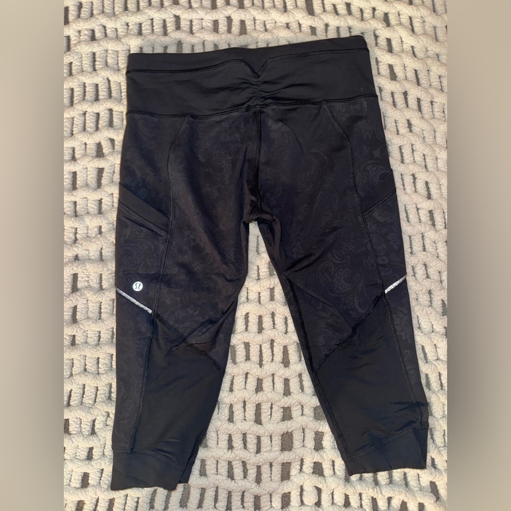 lululemon athletica Black Capri Pants